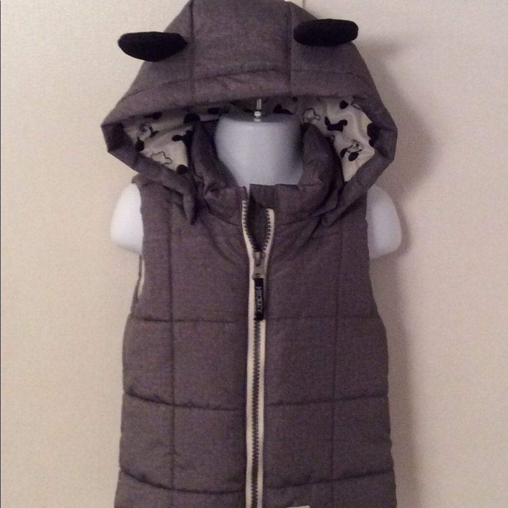 🤑H&M Disney puffed vest. Size 12-18M.